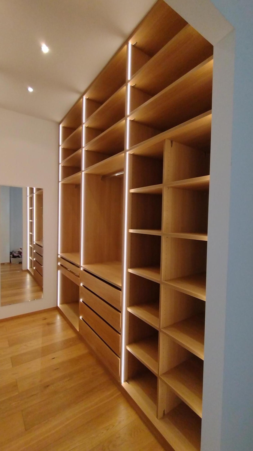 Begehbarer Kleiderschrank